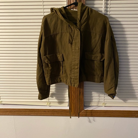 Forever 21 Tops - Crop top jacket